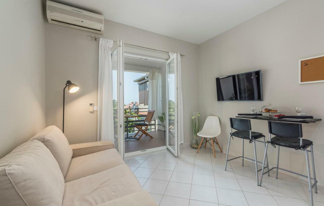 Apartment Green With Balcony Nova Vas  Exteriör bild