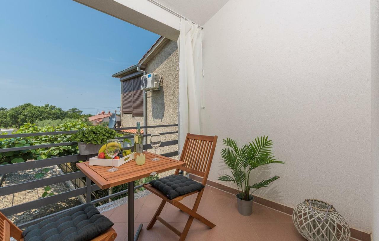 Apartment Green With Balcony Nova Vas  Exteriör bild